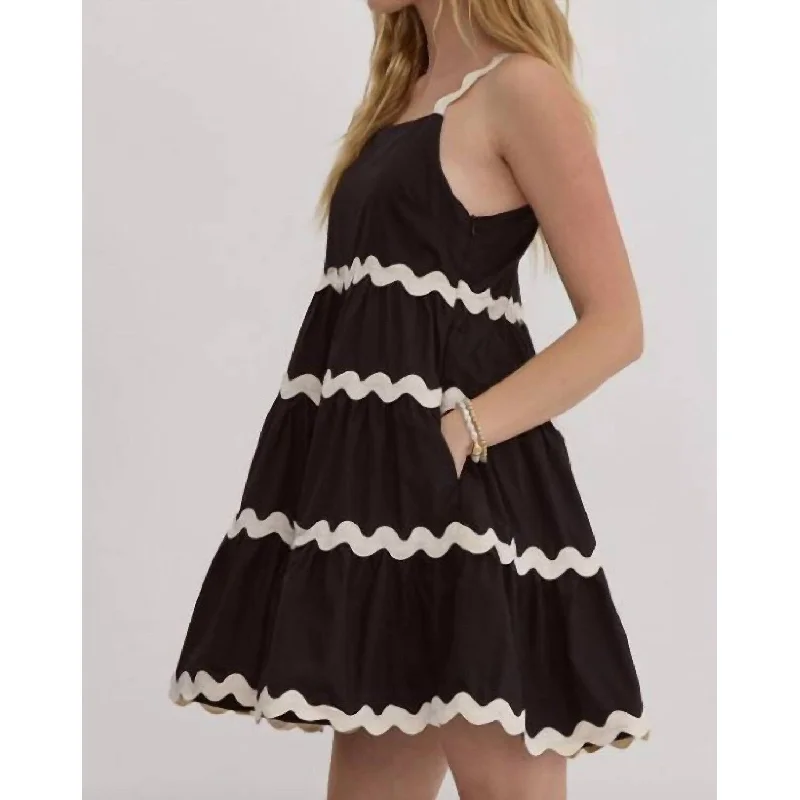 Elegant And Charming Entro - Ric Rac Short Dress